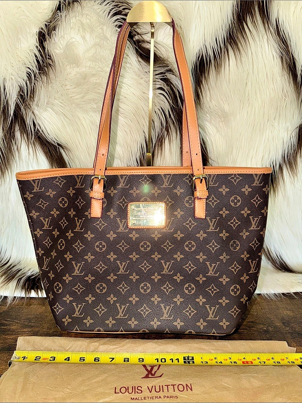 Louis Vuitton Monogram Tote in Brown & Tan